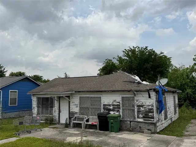 Popular Larkstone Place Real Estate