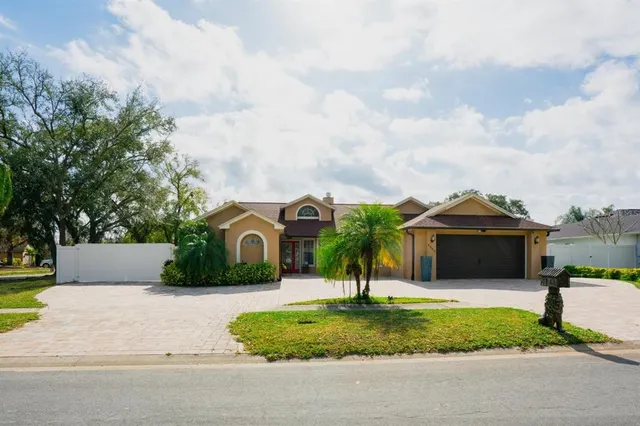Popular EAGLEBROOK PH 2 Real Estate