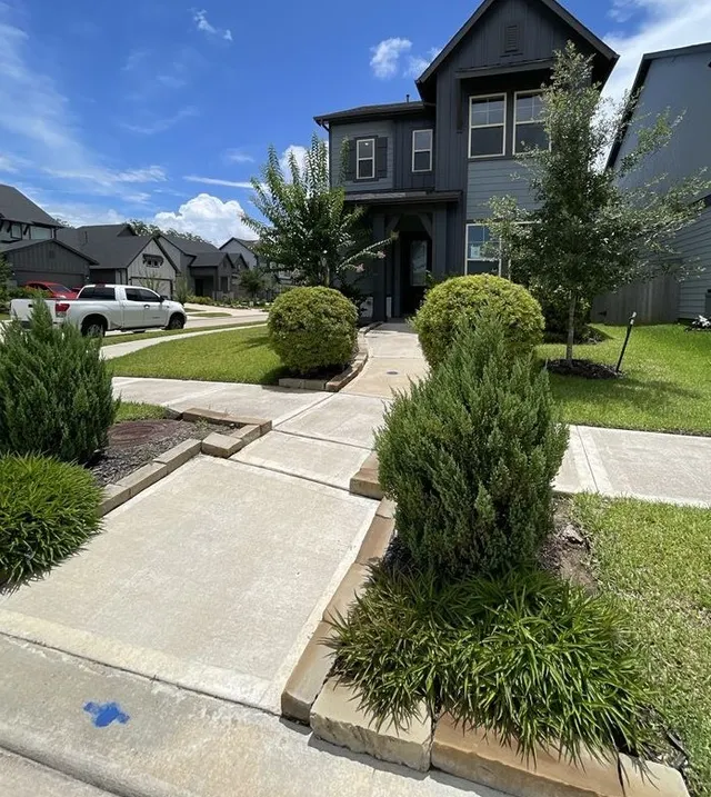 Popular Sienna Sec 44 Real Estate