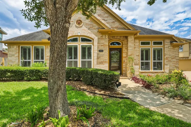 Popular Riverpark West Real Estate
