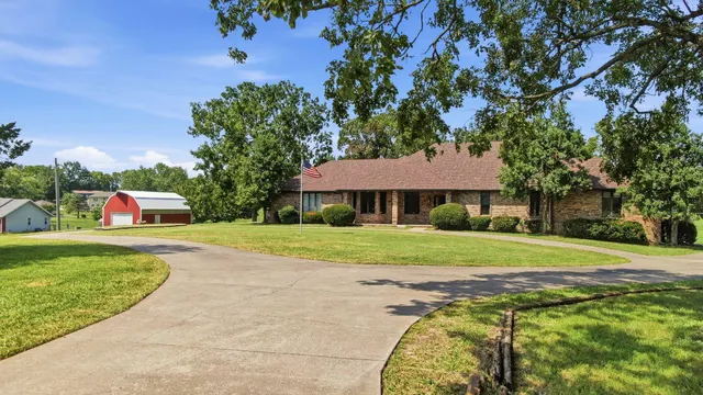 Popular Melville Acres Real Estate