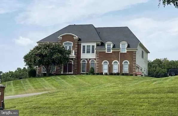Popular Round Hill Real Estate