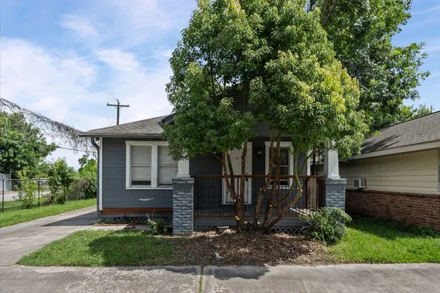 Popular Schuller Place Real Estate