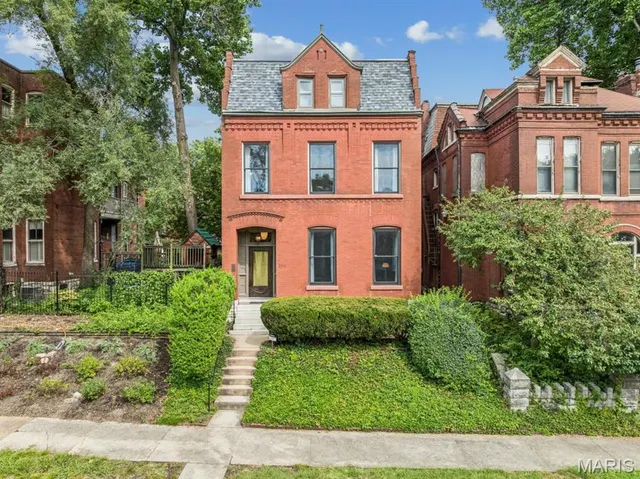 Popular Benton Park Add Real Estate