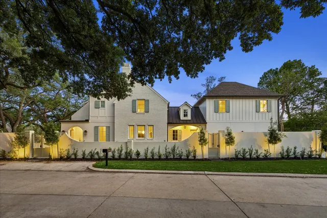 Expensive Hunters Creek Village Real Estate