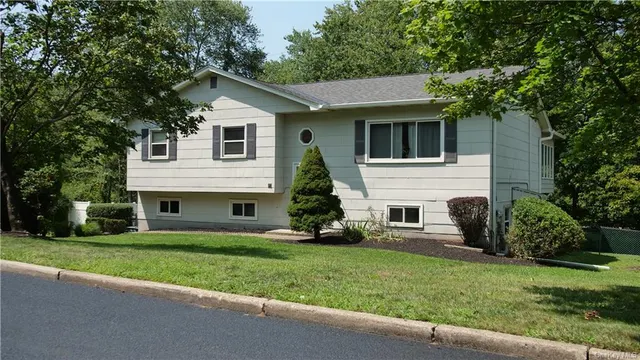 14 Mayfield Street, Valley Cottage NY 10989