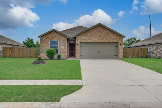 Popular Sterling Lakes West Real Estate