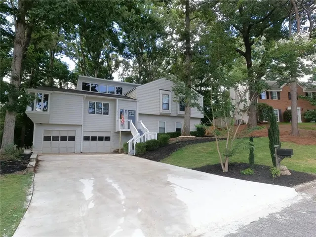 Popular Spring Ridge Real Estate