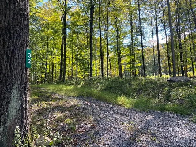 32 W Lake Road, Warwick NY 10990