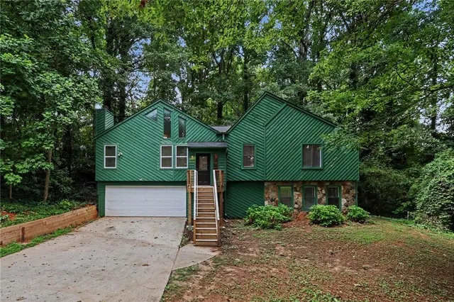 Popular LANDINGS EAST 2 Real Estate
