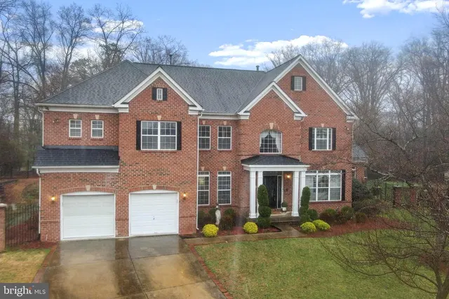 Popular Farmington Woods Real Estate
