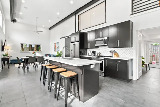 Popular Bryan Street Views Real Estate