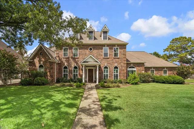 Popular Kelliwood Real Estate