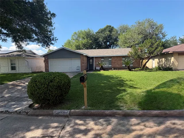 Popular M Eadowcrest Real Estate