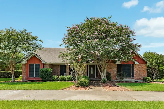 Expensive Hinkle Estates Lands Real Estate