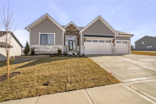 Popular Creekmoor - Edgewater Real Estate