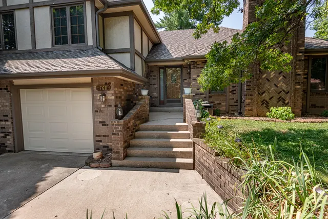 Popular Wellington Hills Real Estate
