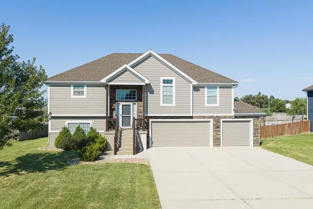Popular Theno Estates Real Estate