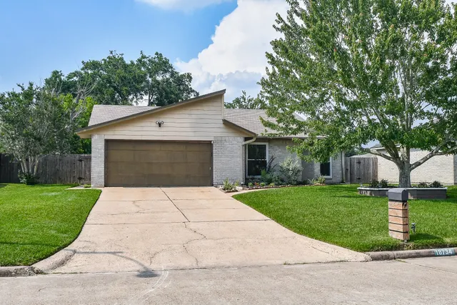 Popular Rolling Green Sec 01 Real Estate