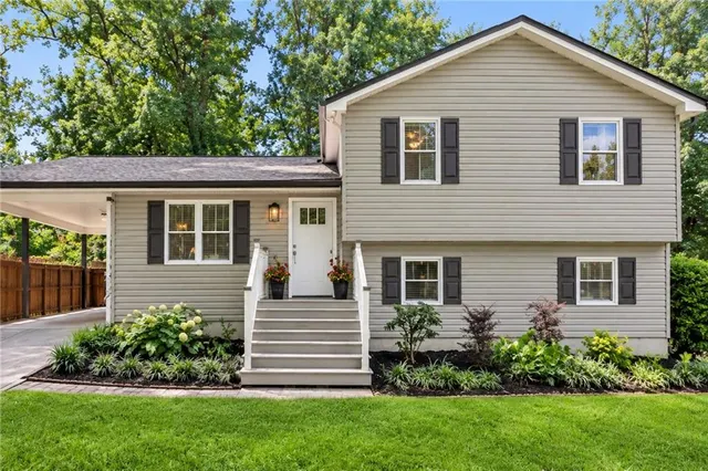 Popular Waverly Woods Real Estate