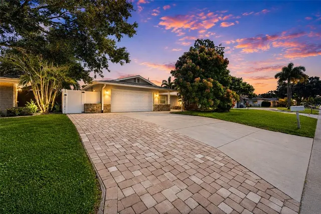 Popular YACHT CLUB ESTATES Real Estate