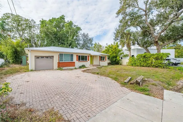 Popular BAYHILL ESTATES Real Estate