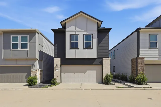 Popular Pinecrest Real Estate