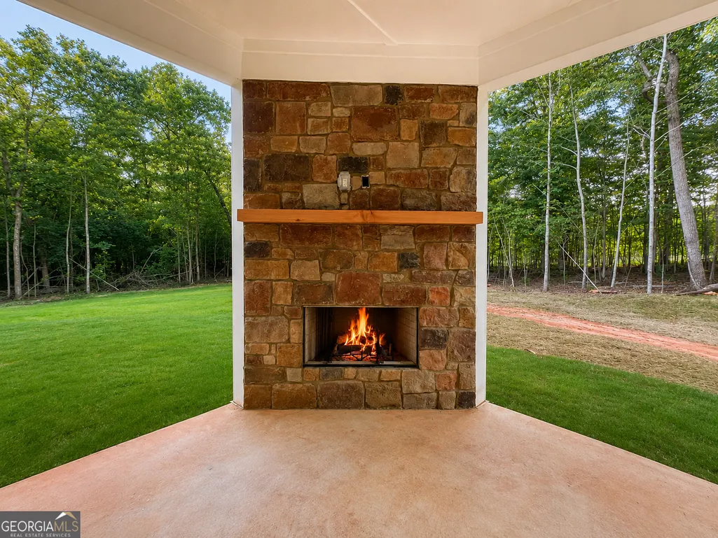 Listing Thumbnail Image 12
