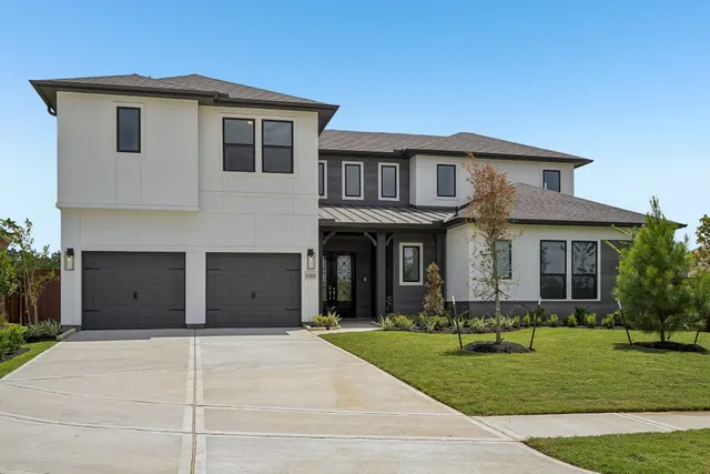 Expensive Evergreen 70' Real Estate