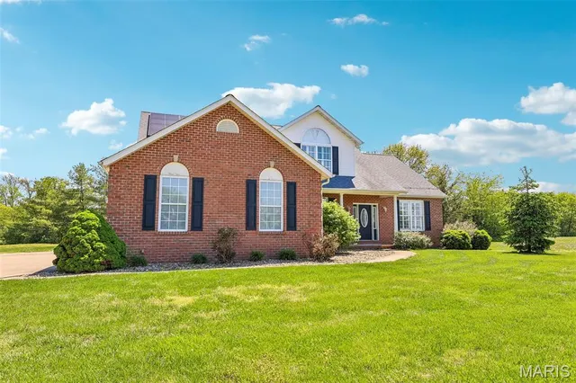 Popular Governors Run Village Real Estate