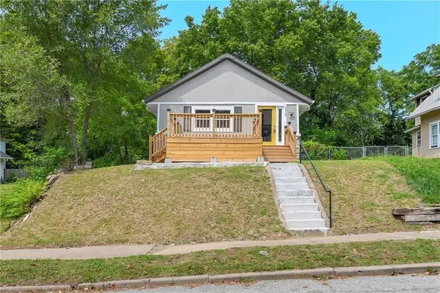 Expensive Kemper Heights Real Estate