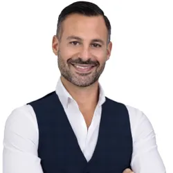 Erik Nissani Photo