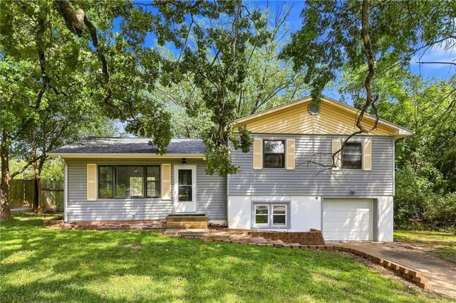 Popular Hillcrest Real Estate