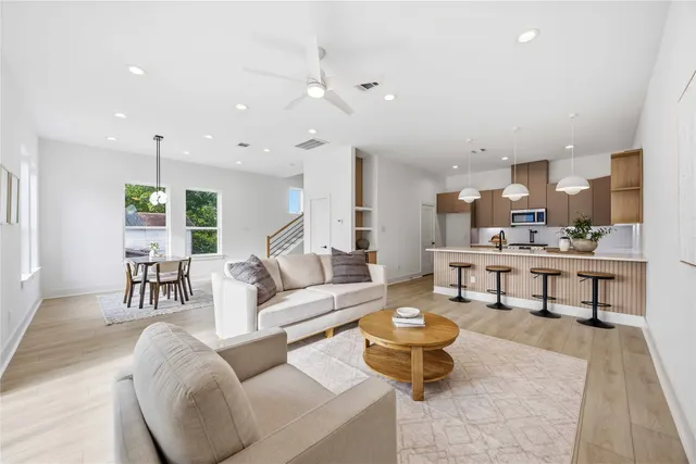Popular Cougar Heights Real Estate