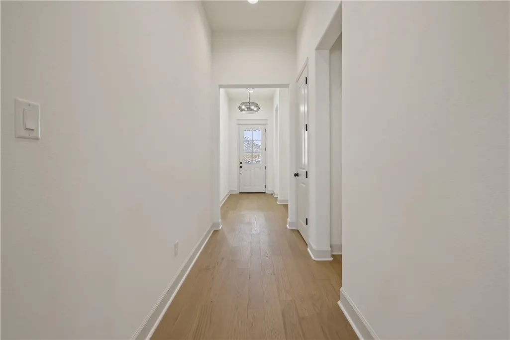Listing Thumbnail Image 4