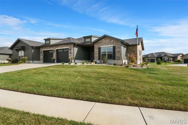 Popular SEVEN HILLS PRO PARK Real Estate