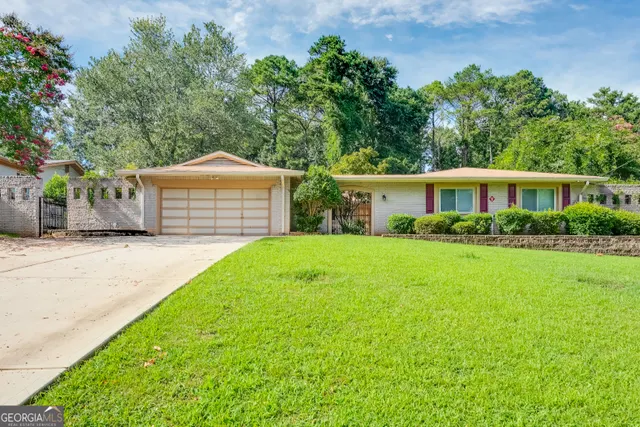 Popular Safari Woods Real Estate