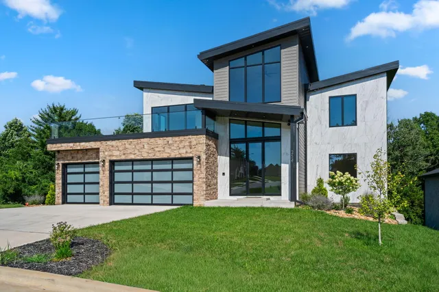 Expensive Hickory Hills Real Estate