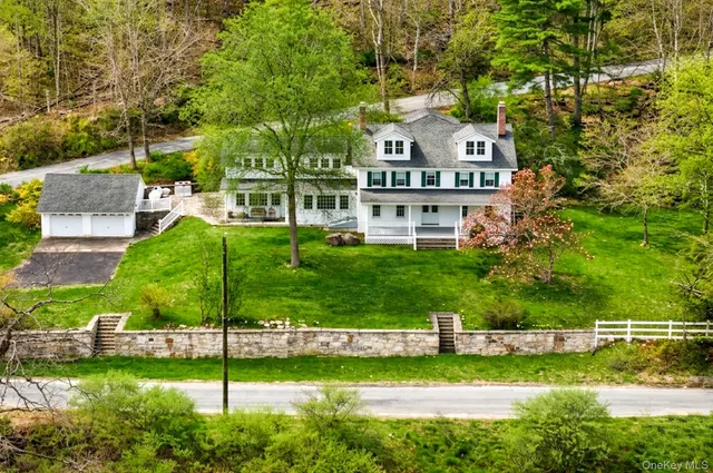 Popular Three Chimneys Real Estate