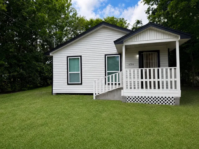 Popular Carver Terrace Real Estate