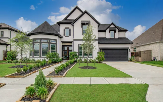 Popular Sienna Sec 37 Real Estate