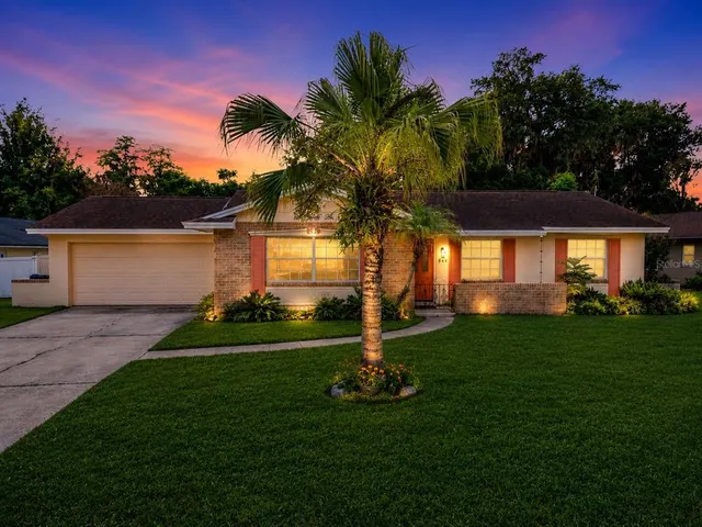 Popular GRANADA WOODS Real Estate