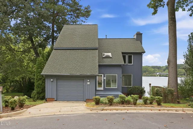 Popular Harbour Town Real Estate