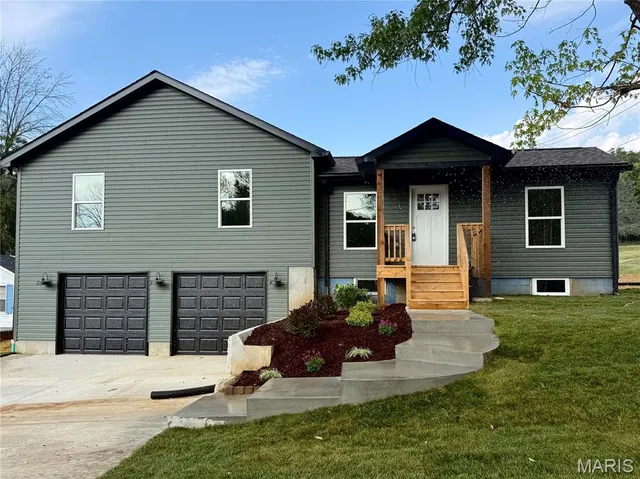 Popular Roberts 19-12 Real Estate