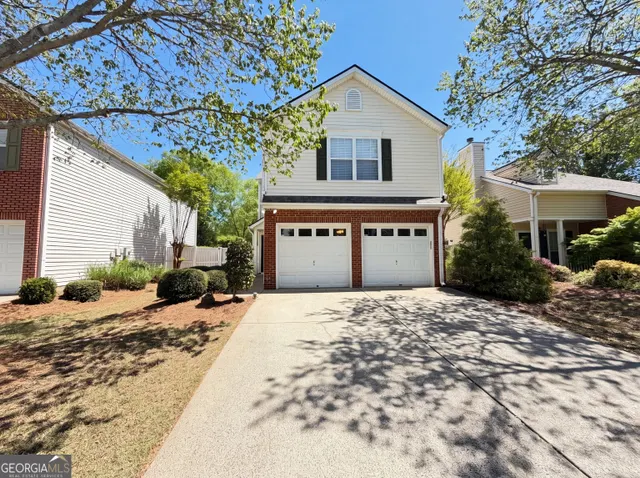 Popular AVENSONG Real Estate