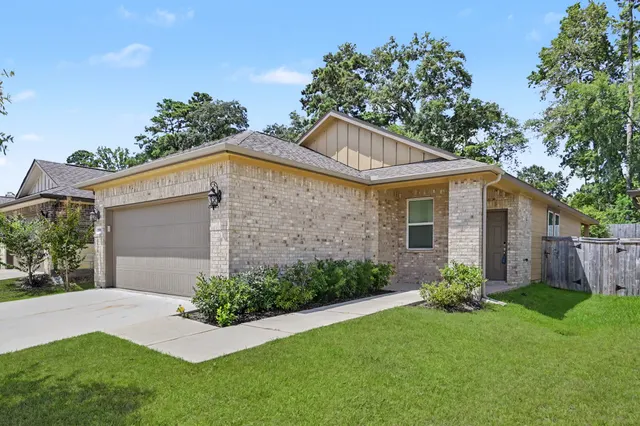 Popular Montgomery Oaks Real Estate