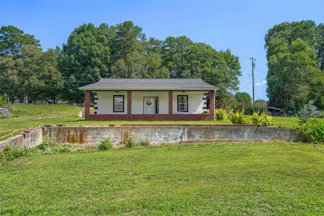 Popular Forsyth County Real Estate