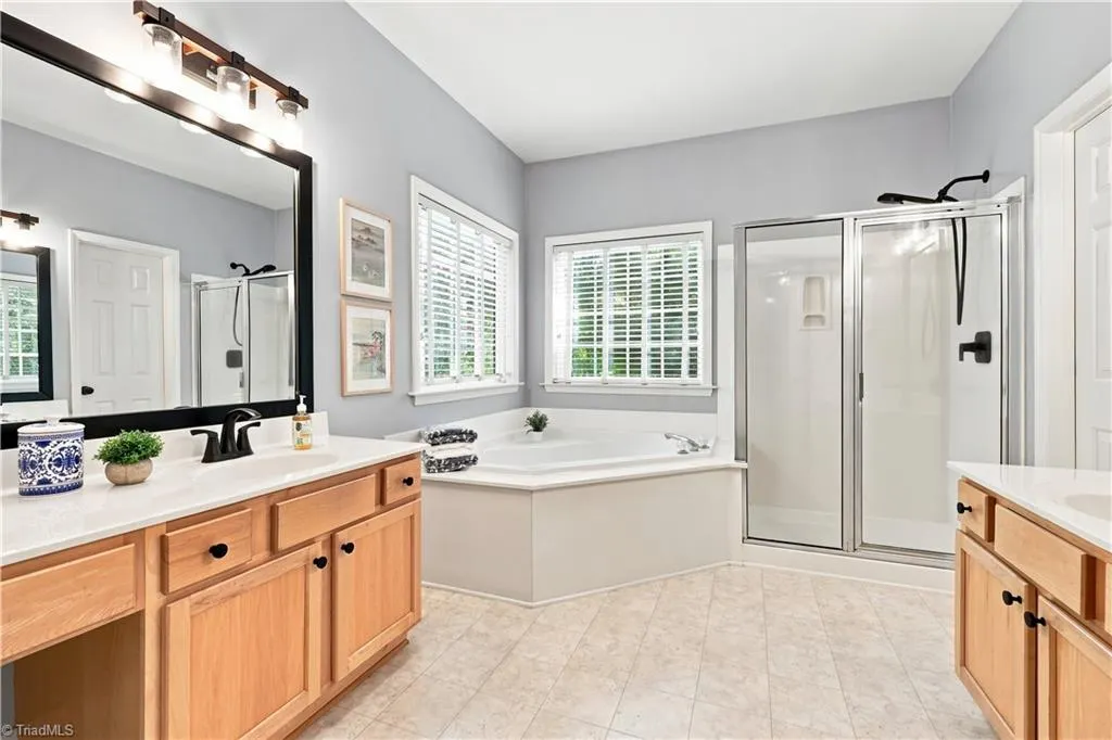 Listing Thumbnail Image 17