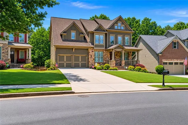 Popular Lochshire Real Estate
