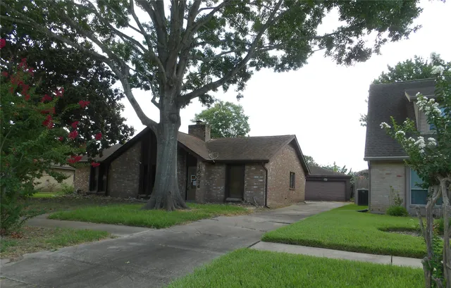 Popular Sageglen Sec 03 Real Estate